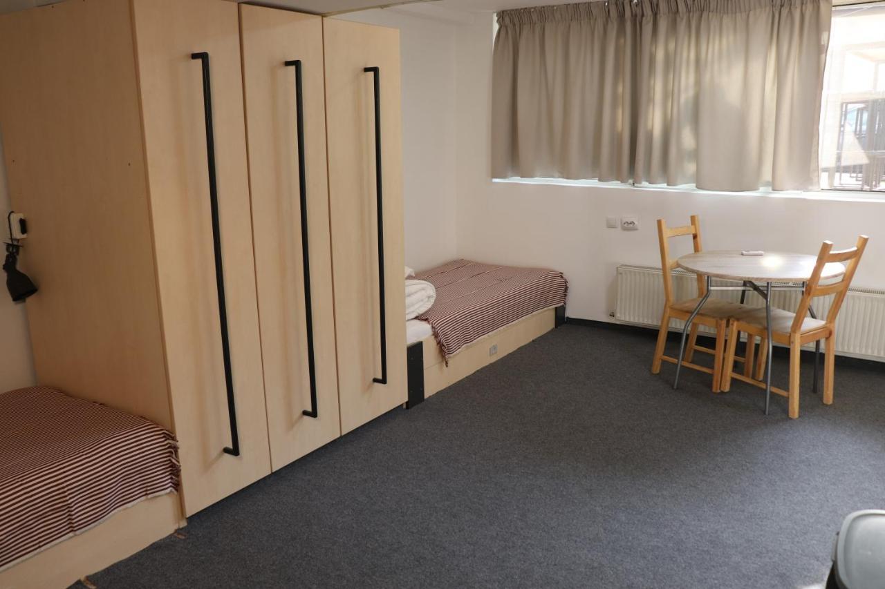 Omega House Hotel Boekarest Kamer foto