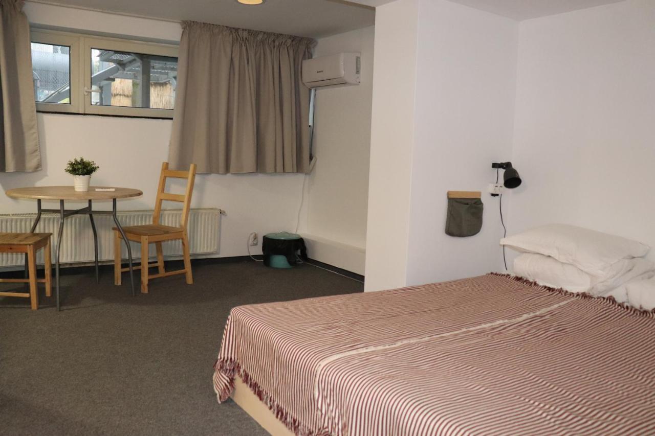 Omega House Hotel Boekarest Kamer foto